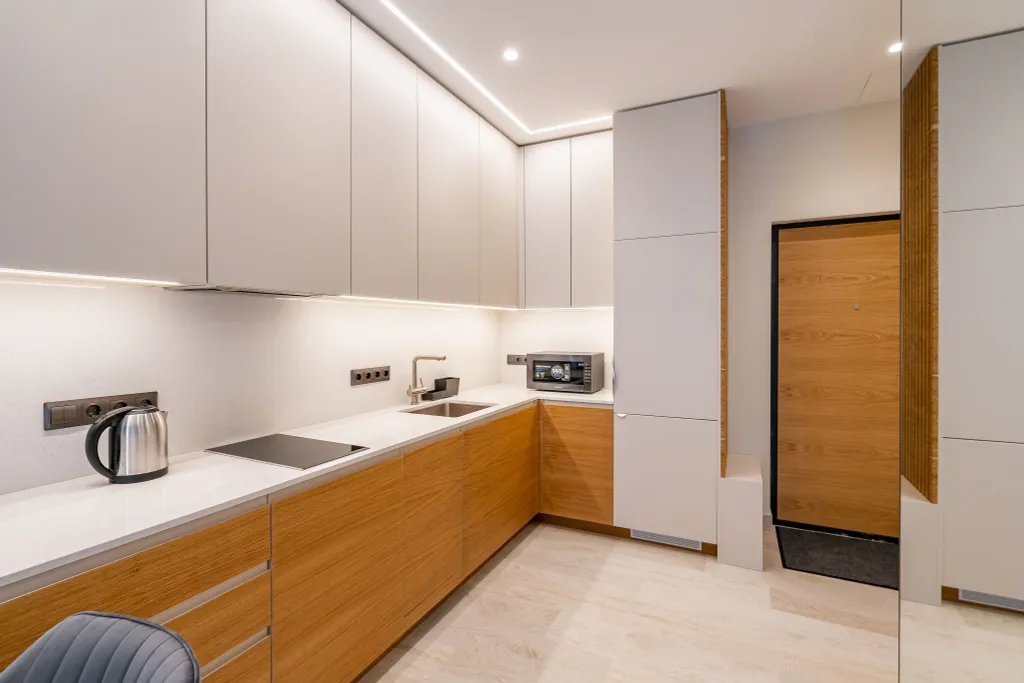 Охта Сьют 24