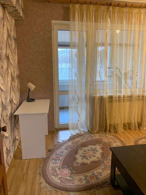 Большой дом с парковочным местом