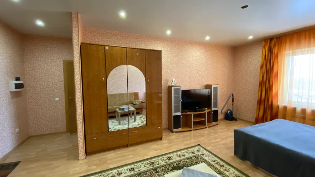 Большие и светлые апартаменты с лоджией в центре Древлянки