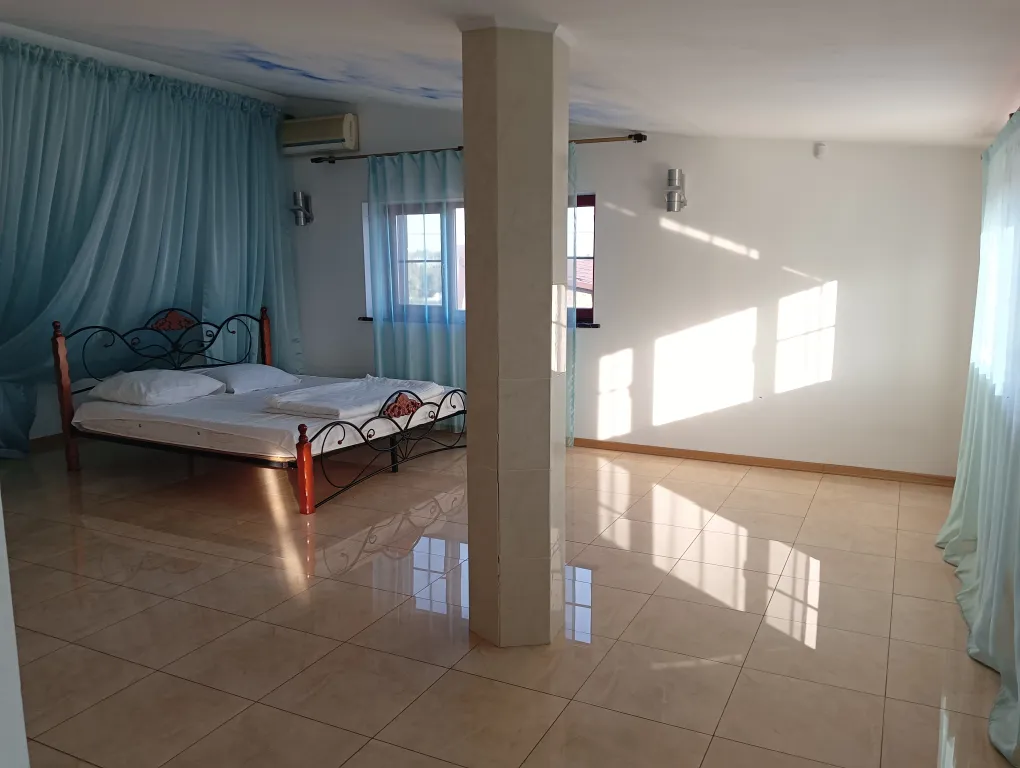 4-комнатный Дом