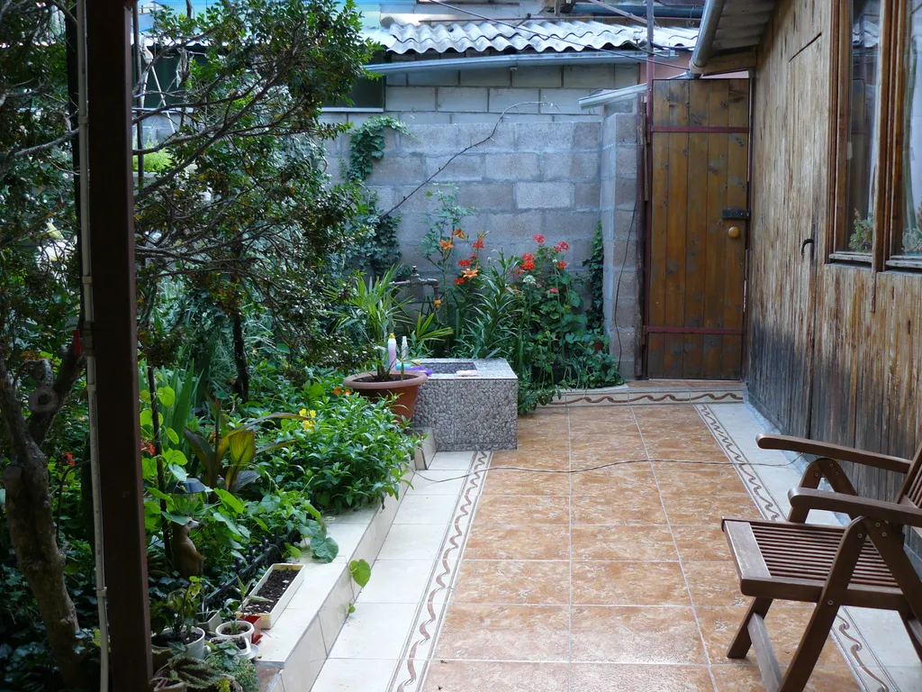 Дом с собственным двориком