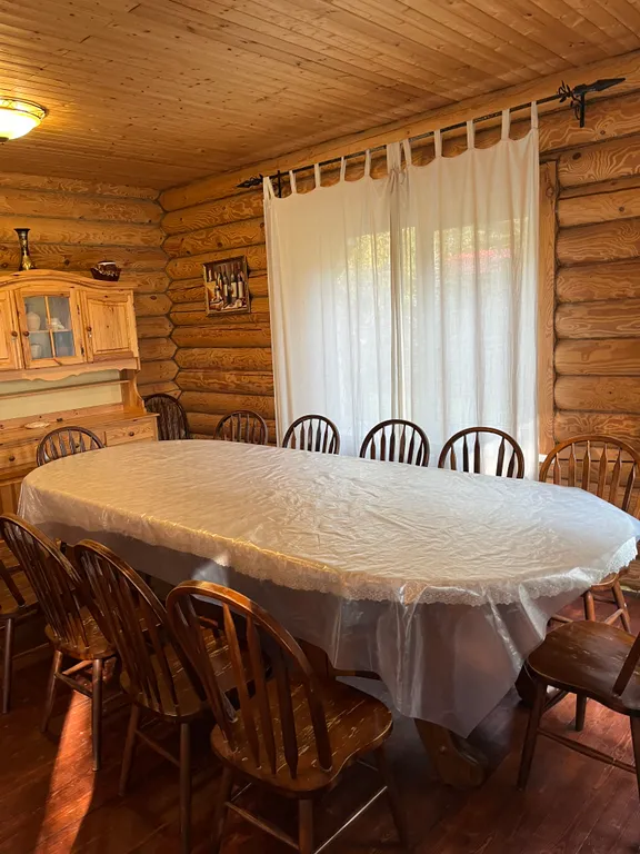 Большой коттедж в сосновом бору на берегу озера