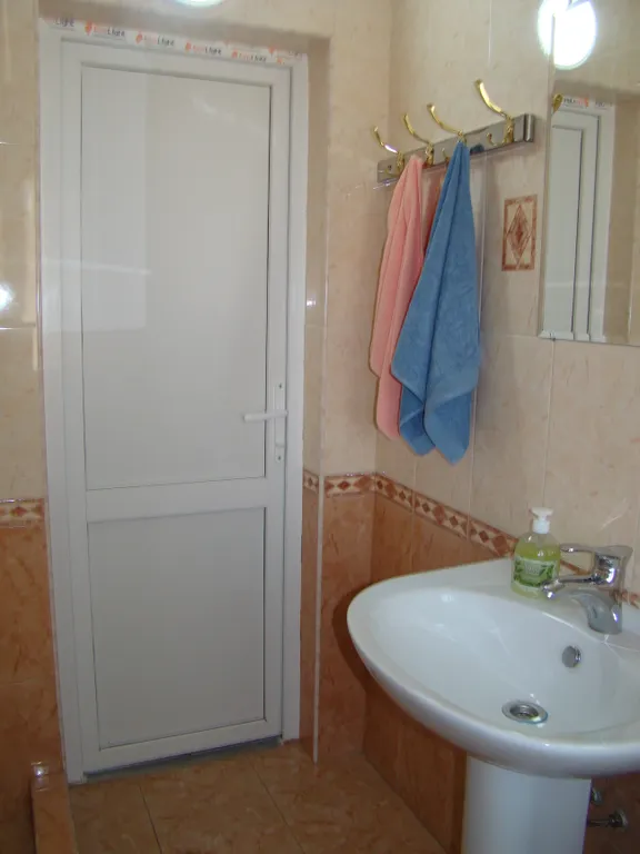 Двухкомнатная квартира в тихом дворике