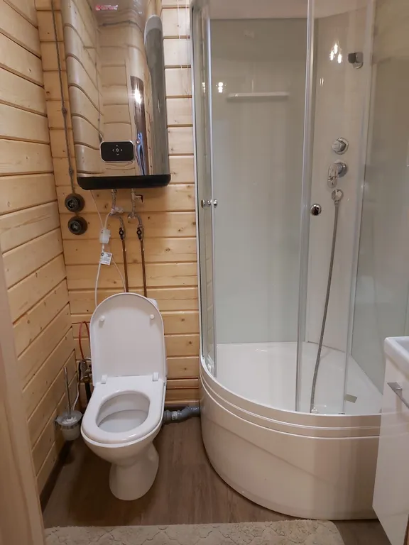 Домик на скале