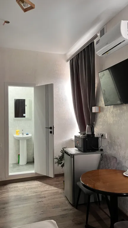 Светлая квартира с тремя окнами в самом центре