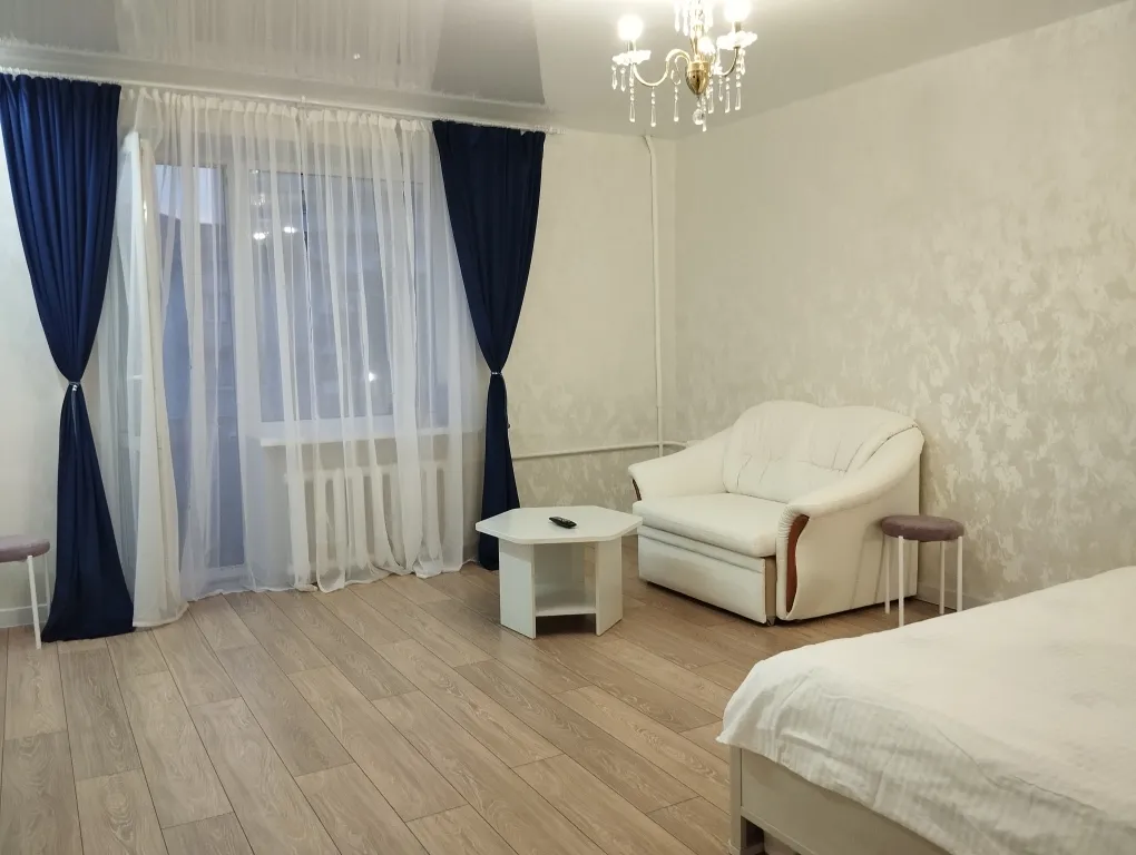 Очень светлая красивая новая квартира в самом центре у площади Победы