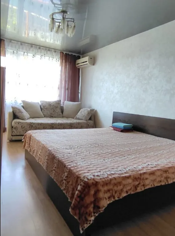 Хорошая, уютная квартира рядом с вокзалом — аренда посуточно в Бийск