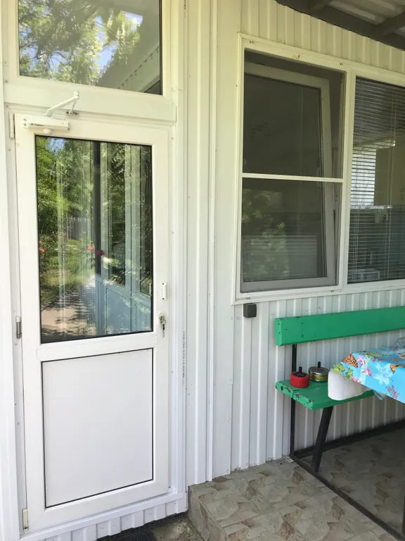 Часть дома с отдельным входом и верандой