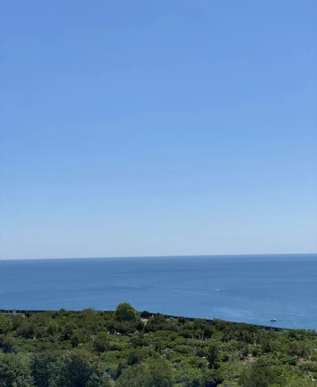 Квартира с видом на море