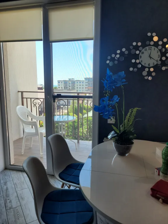 Студия с видом на море и горы