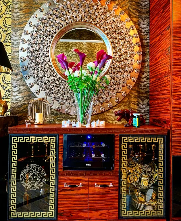 Элитная видовая люкс квартира с террасой дизайна R Cavalli