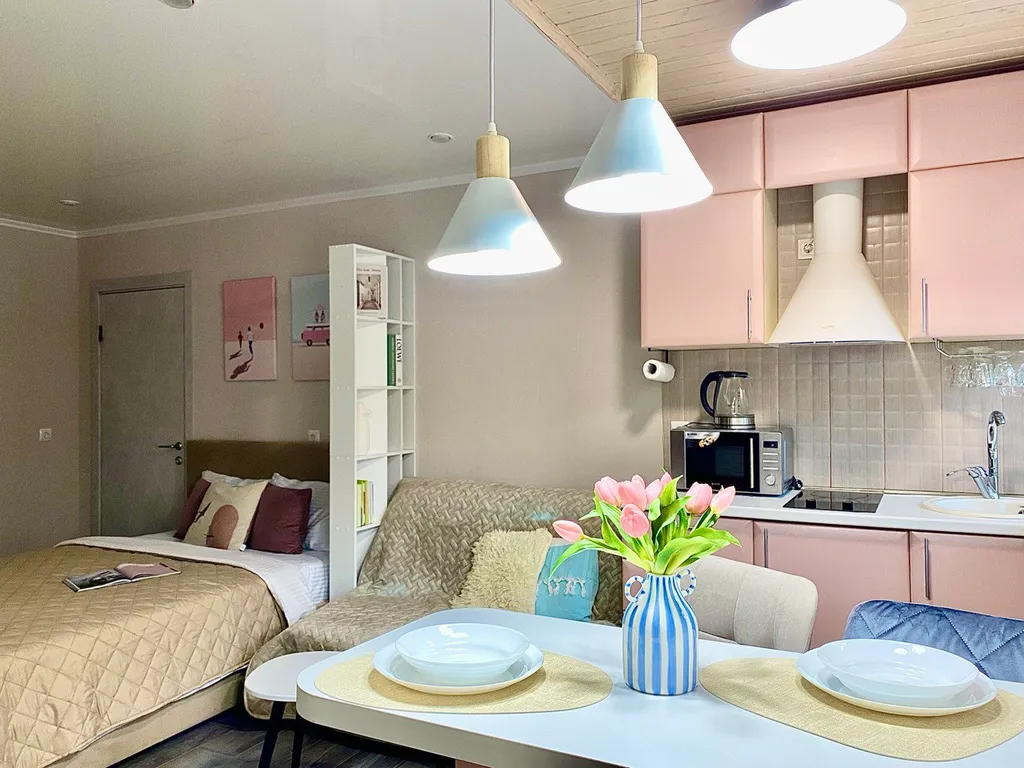 Дизайнерская студия ReDro, с большим ТВ, собственное крыльцо