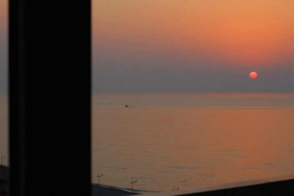 Уютный апартамент на первой линии с видом на море