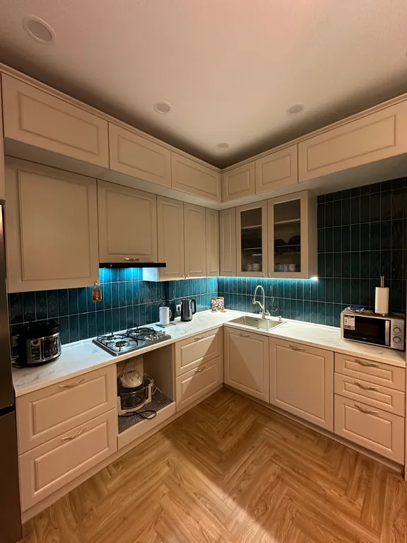 Уютная новая квартира с высокими потолками и потрясающими закатами — аренда посуточно в Ярославль