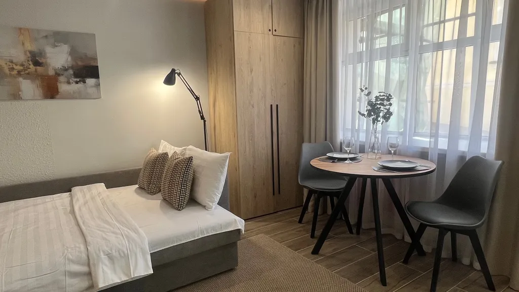 Апартаменты у Часовой башни оранжевые