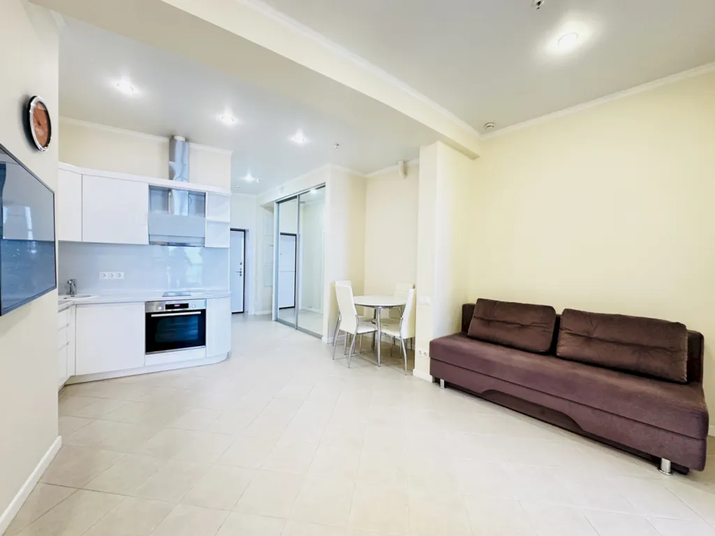 Прямой вид на море с каждой комнаты! До пляжа 5 минут! Центр Сочи!