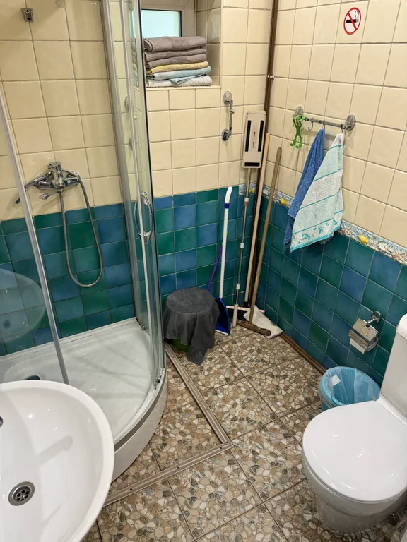 Дом в центре города с бассейном и баней