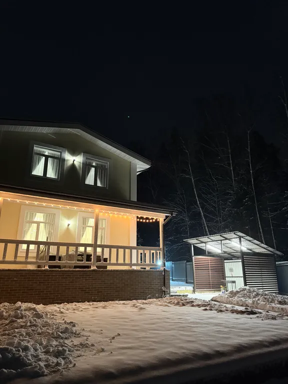 Уютный дом у леса