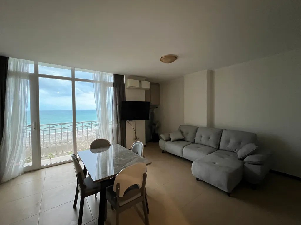 Квартира с видом на море, первая береговая линия