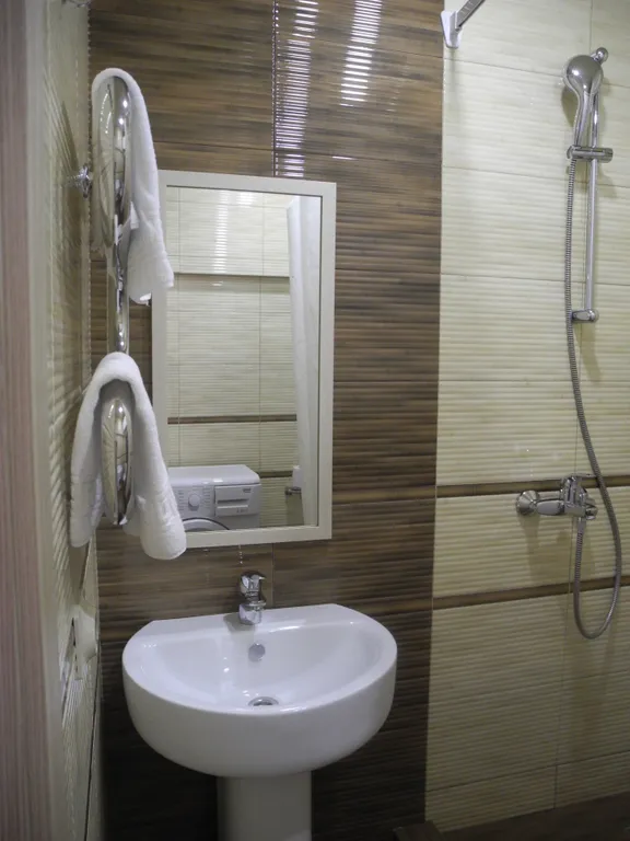 Квартира Апартаменты в Адлере напротив жд вокзала — Адлер