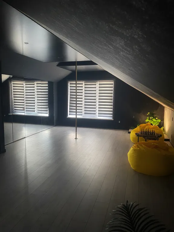 Дизайнерский дом с сауной и джакузи