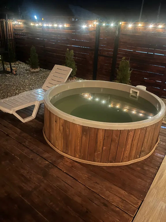 А-фрейм с бассейном