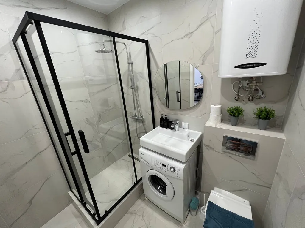 Красивая дизайнерская квартира в новом жк с видом на море