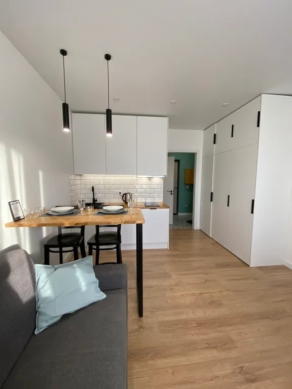 Квартира Уютная стильная студия недалеко от метро — аренда посуточно в Мурино