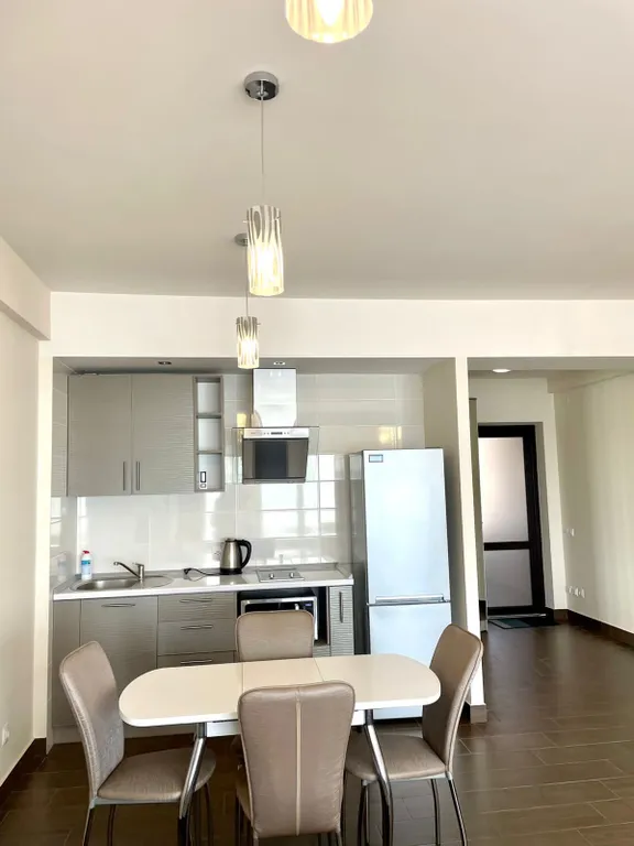 Эллинг на берегу моря