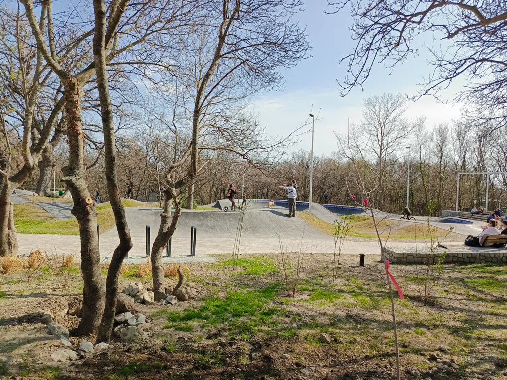 Дача с двориком и с кухней