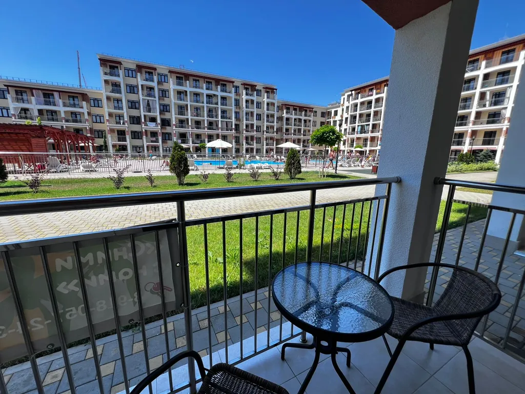 168 С бассейнами Евротри на 5 человек, 2 сан узла