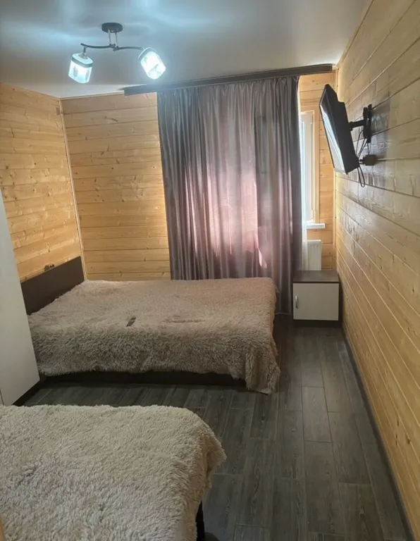 Домик у озера