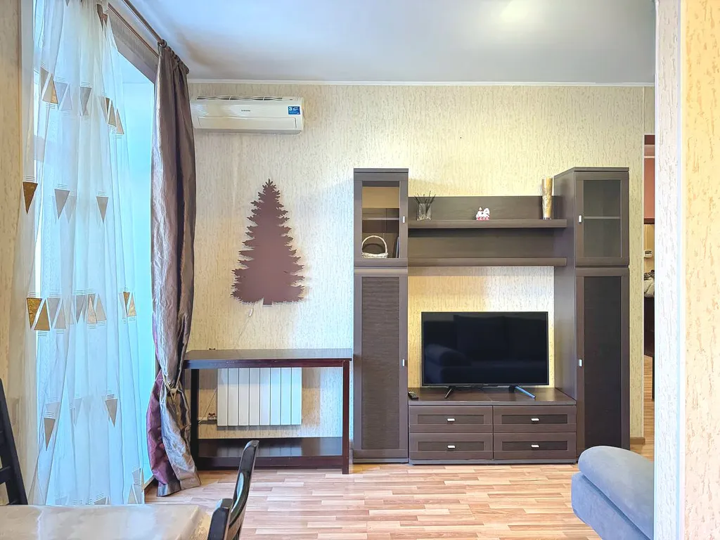 3-комнатная квартира в центре с балконом и кондиционером