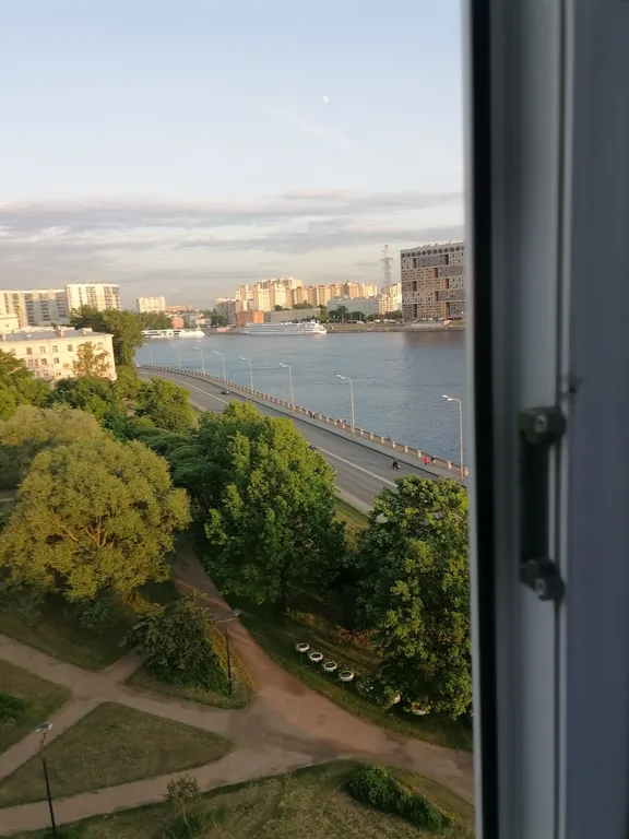 Уютная квартира с видом на Неву