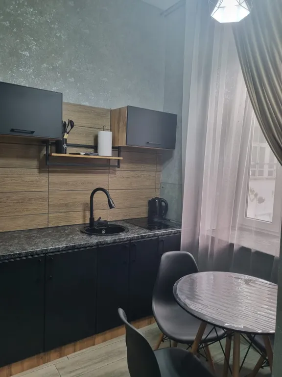 Студия на земле