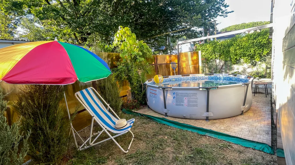 Новый и экологичный дом с бассейном у моря