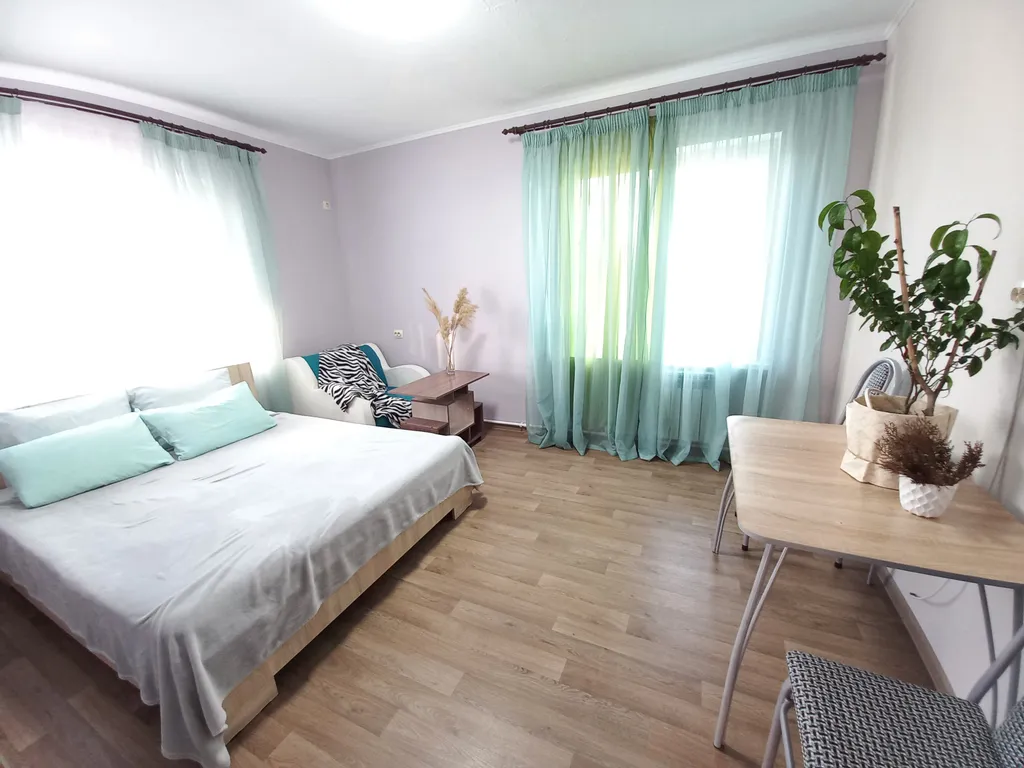 Домик у озера