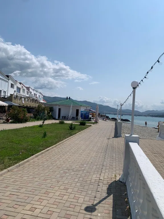 Дом на берегу моря