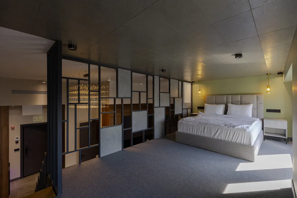 Большой двухуровневый дизайнерский лофт с панорамными видами на Москву