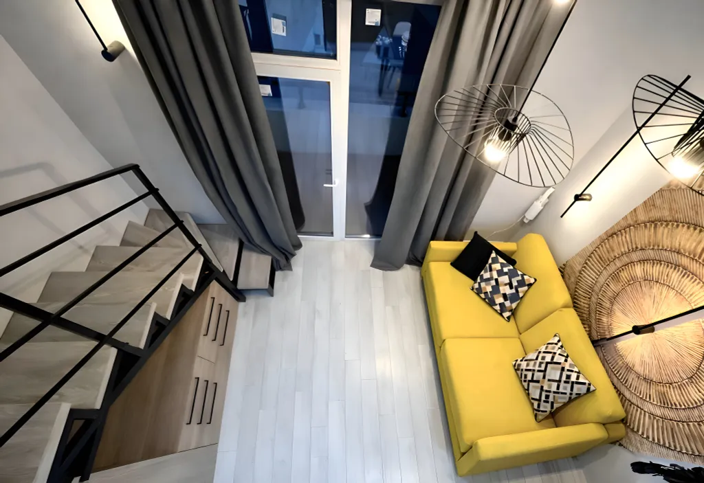 Двухуровневая квартира с шикарным панорамным видом на море