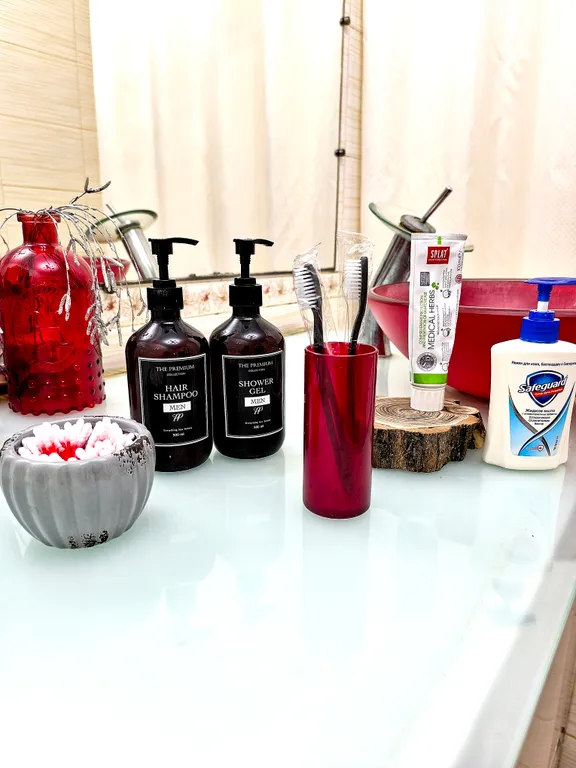 Чистый дом на большую компанию, хорошие матрасы