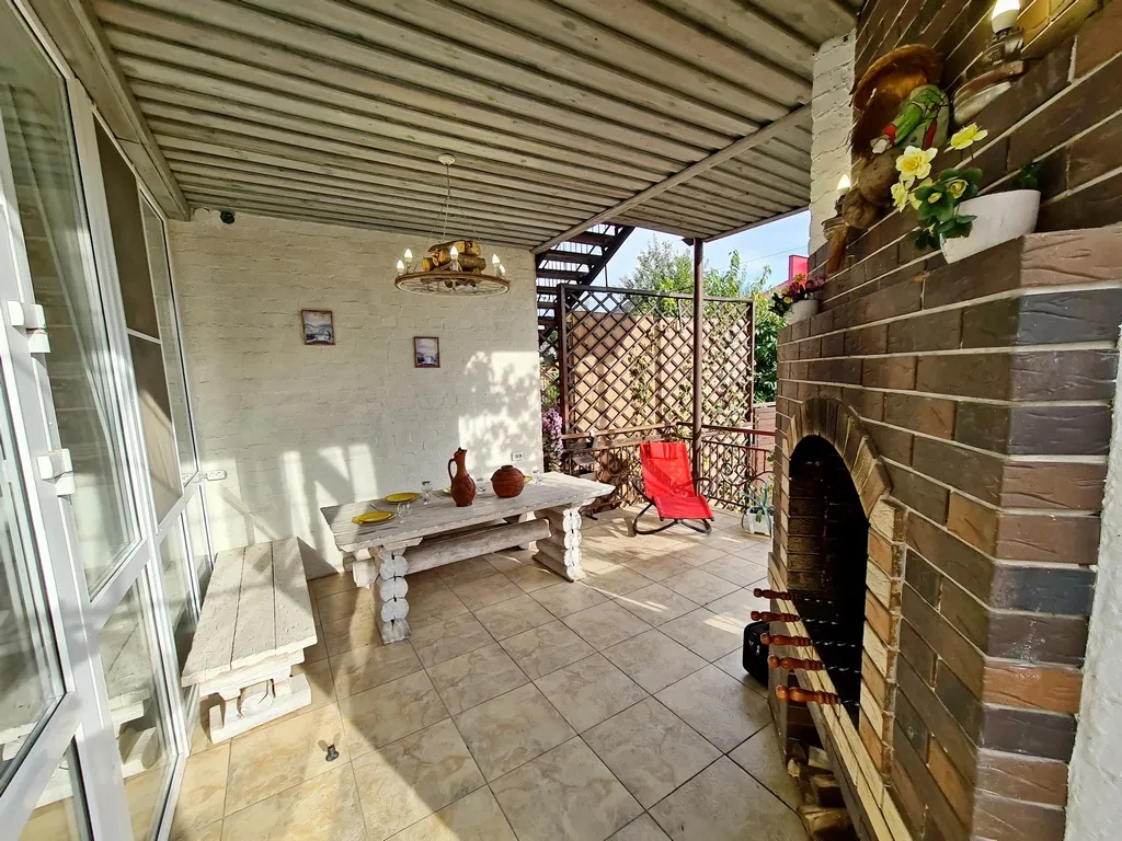 Коттеджу моря: костровая чаша камин детская территория бассейн баттут.