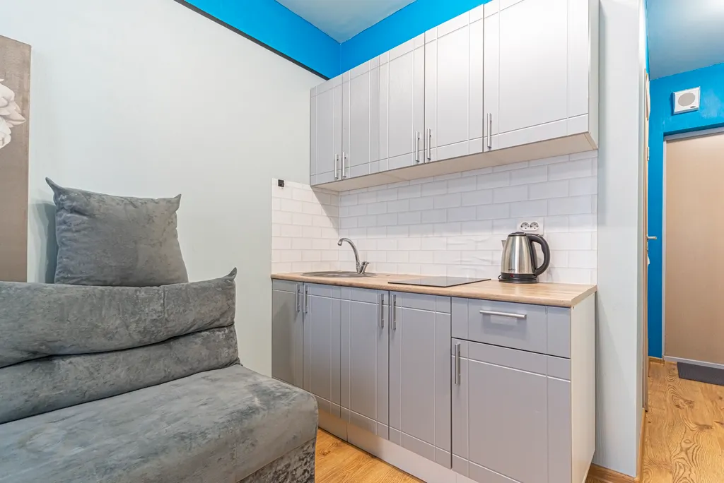 Комфopтaбeльная квартира c соврeмeнным дизайном, pядoм c мeтpo