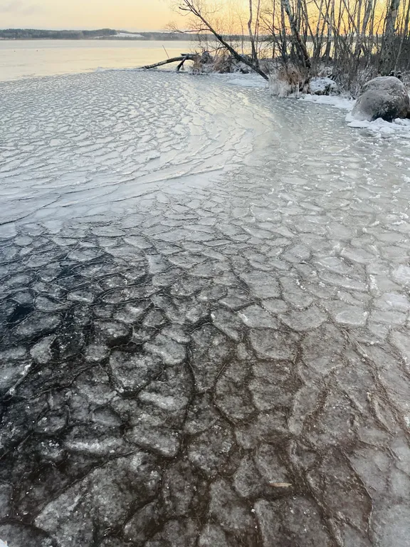 Коттедж Уютный загородный дом у живописного озера, с шикарной новогодней елкой — Санкт-Петербург