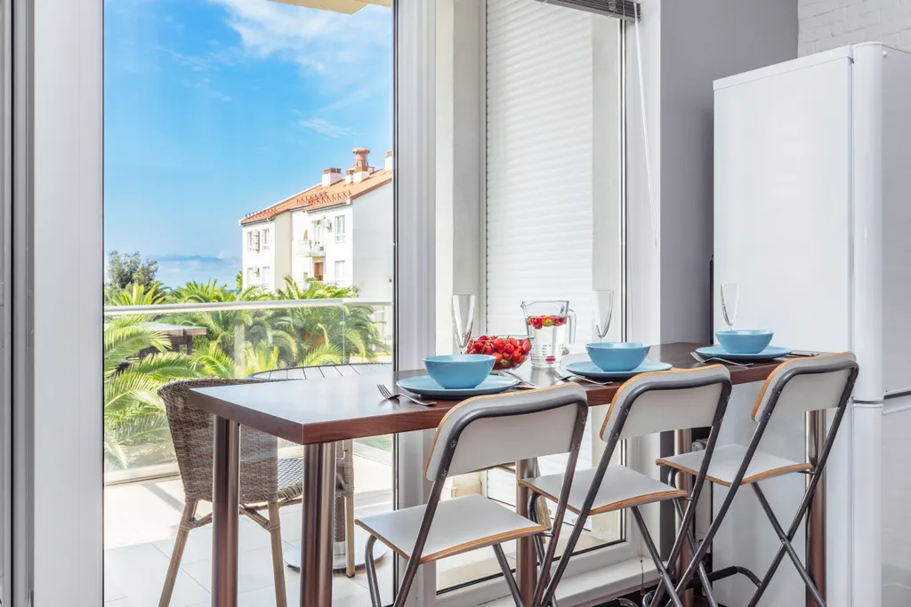 Двухкомнатный апартамент с видом на море