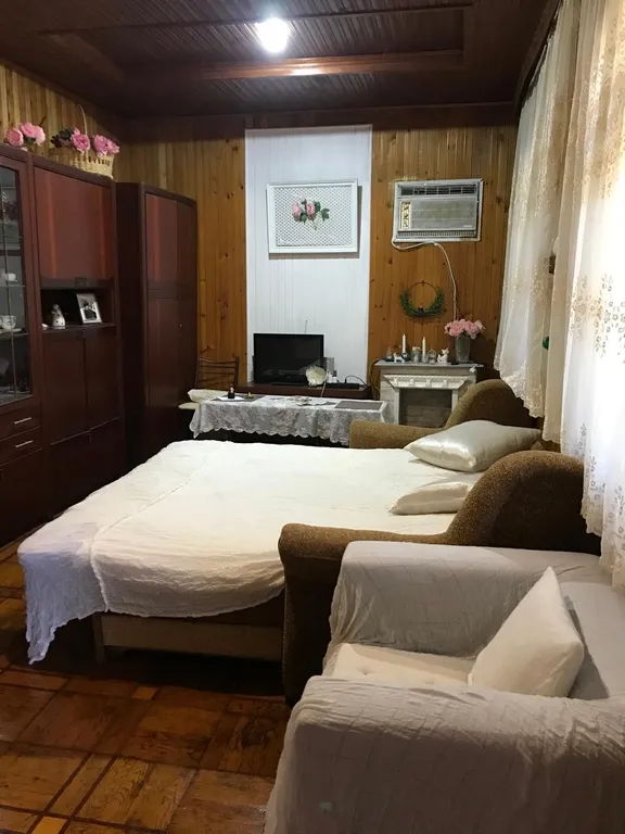 Комната в частном доме с большим двором