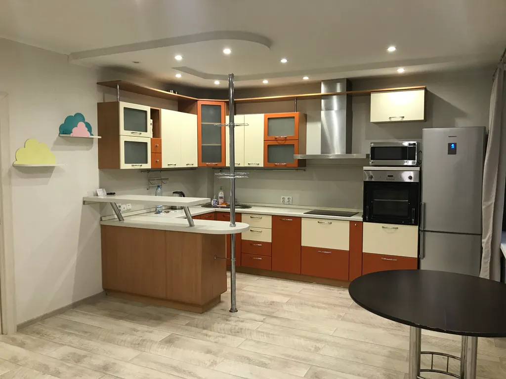 Двухкомнатная квартира Морозова 111/1