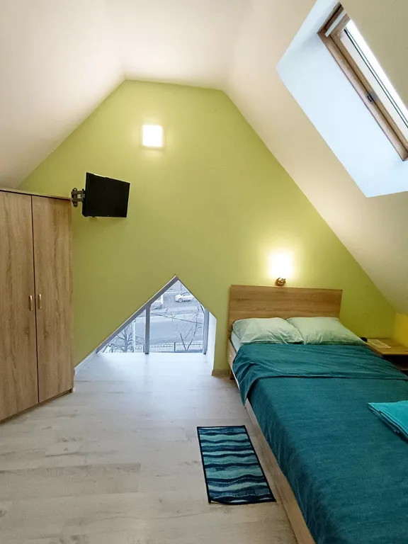 Стандартный одноместный номер на мансардном этаже