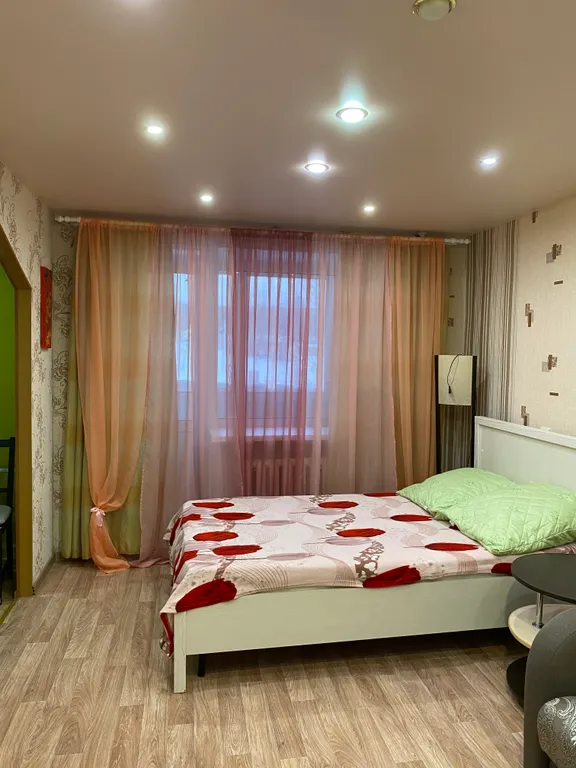 Светлая и удобная квартира в центре города — аренда посуточно в Губаха