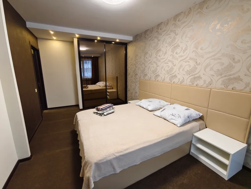 Очень большая и хорошая квартира